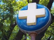 Dos hombres asaltaron una farmacia en Cordón y robaron cerca de 50 perfumes