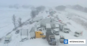 Registran impactante choque de 100 vehículos por fuerte tormenta de invierno en Estados Unidos