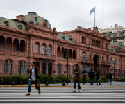 Acumulación de reservas del banco central argentino incidiría en la baja del riesgo país