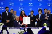 Milei firmó la incorporación a la Junta de la Paz creada por Donald Trump