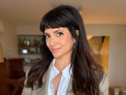 Cómo es la moderna casa de Griselda Sicilaini: ambientes luminosos, arte abstracto y una paleta de colores vibrantes