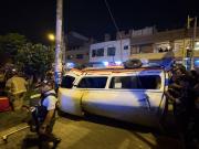 Tragedia en Santa Anita: Mujer fallece y seis personas resultan heridas tras volcadura de combi