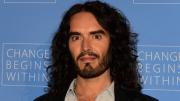 El actor Russell Brand es acusado de dos delitos sexuales más por un tribunal inglés