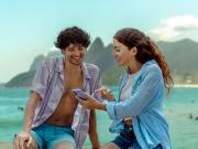 Antes del Carnaval, un banco le encontró la vuelta para permitirles a sus clientes pagar en Brasil con pesos