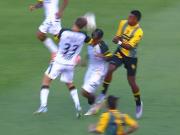 En Aldosivi vs Defensa y Justicia hubo más susto que goles: Damián Fernández se desmayó tras un codazo de un compañero y lo sacaron en ambulancia