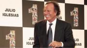 Julio Iglesias publica supuestos mensajes enviados por sus exempleadas para demostrar su inocencia (+Fotos)