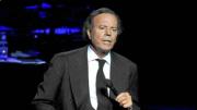 Fiscalía española archiva la denuncia contra Julio Iglesias por acoso y agresión sexual