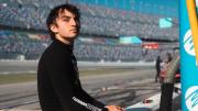 Piloto chileno Nico Pino correrá las 24 Horas de Daytona: así puedes ver la carrera completa por Mega Go