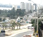 Choque de camión y bus en deja al menos a ocho personas lesionadas