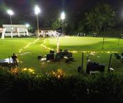 ¿Por qué el negocio del golf se traslada a torneos nocturnos y redefine la experiencia del deporte?
