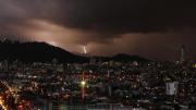 No es el invierno altiplánico: Explican fenómeno que traerá lluvia y tormenta eléctrica a Santiago este domingo