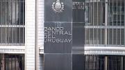 Tras caída del dólar a precio más bajo desde 2020, el BCU anunció medidas y hoy subió casi 2%