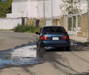 Aguas servidas le dan la bienvenida a visitantes de Playa Sheraton