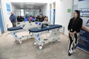 Cesfam Mateo Bencur y Sar Damianovic renuevan su equipamiento clínico con modernas camillas