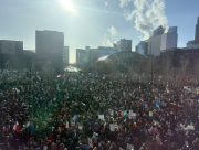 Miles de personas se manifiestan contra Iinmigración en Minneapolis en medio de temperaturas bajo cero