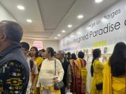 Seducidos por Messi y Borges: miles de personas visitan el pabellón argentino en la apertura de la Feria del Libro de Calcuta