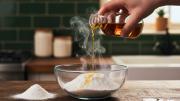 Mezclar vinagre de manzana con bicarbonato: por qué recomiendan hacerlo y para qué sirve