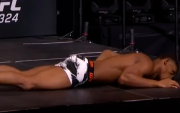 Momentos de tensión en la UFC: Luchador se desploma en pleno pesaje previo a su pelea