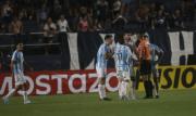¿Entró o no entro? La gran polémica en Mendoza, que hizo explotar de bronca a los jugadores de Atlético Tucumán