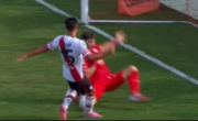 El insólito gol que River perdió con una mano que el VAR dejó pasar ante Barracas