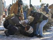 Un nuevo video muestra cómo agentes del ICE mataron a un hombre en Minnesota: Trump denunció que estaba armado