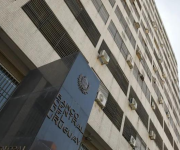 Banco Central de Uruguay modifica calendario de reuniones ante desplome del dólar