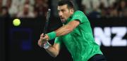 Djokovic avanza a los octavos de final en Melbourne y logra su victoria 400 en un Grand Slam