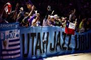 NBA: Los hinchas uruguayos de Utah Jazz fueron homenajeados en la mitad de la cancha