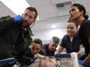 Por qué no hay que perderse The Pitt, la serie médica en tiempo (casi) real que atrapa y no da respiro
