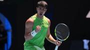 Carlos Alcaraz sigue a paso firme en el Australian Open