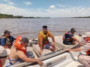 Rescataron a dos argentinos que cayeron al agua tras un incidente en Salto Grande