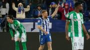 Alavés sacó provecho de una deslucida versión de Real Betis