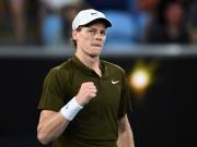 Abierto de Australia, día 9: Sinner, ya sin calambres, apretó el acelerador, le ganó en sets corridos a Darderi y avanzó a los cuartos de final