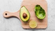 Para qué sirve licuar cáscara de palta con vinagre y por qué es tendencia