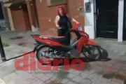 Denuncia que su exnovia se hizo quedar su moto y desapareció (Video)