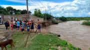 Tucumán: evacuaron a 17 familias por la crecida del río Salí y el riesgo de derrumbe