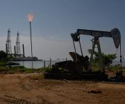 Ecuador incrementa en 900% la tarifa para el transporte de petróleo colombiano