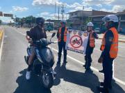 Ni motos ni vehículos pueden circular por canal de Metrobús