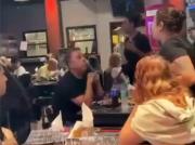 Una moza se hartó en Mar de Ajó y contó, entre las mesas, lo mal que trabaja ese local gastronómico