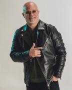 Nelson Arrieta presenta Mil horas en clave salsa