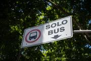 La IM informó que aplica más de 100 multas por día por invadir el carril de Solo bus