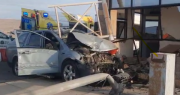 Arica: Auto choca con caseta de control en Chacalluta y deja varios lesionados