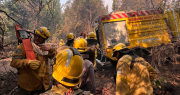 Imágenes exclusivas: el corazón del incendio en Chubut, desde la mirada de los bomberos sanjuaninos