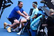 Australian Open: el dolor de Musetti tras abandonar ante Djokovic cuando le estaba ganando