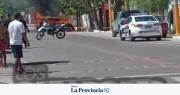 Un auto se incendió y alarmó a vecinos de Santa Lucía