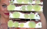 Refrescante y riquísimo: receta de tabletas heladas de uva, yogur y chocolate para hacer en verano