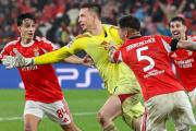 (Video) ¡De película! Arquero del Benfica anotó al último minuto al Real Madrid y selló la clasificación en Champions
