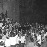 Un ataúd frente a la Casa de Gobierno en plena crisis azucarera