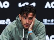 El dolor de Lorenzo Musetti tras la lesión cuando le ganaba a Djokovic en Australia y se sufre en Buenos Aires: No tengo palabras