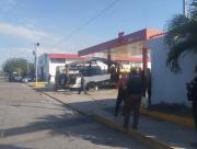 Dos heridos y cuatro vehículos afectados por explosión de colectivo